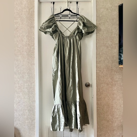 En Saison Sage Backless Maxi Dress - Picture 5 of 9